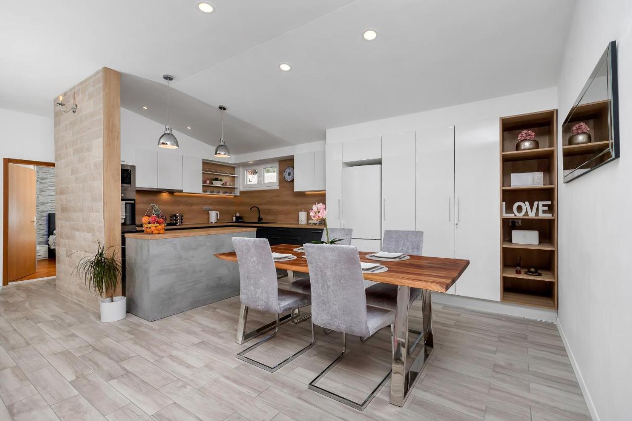 באסקה וודה Apartments Rose מראה חיצוני תמונה