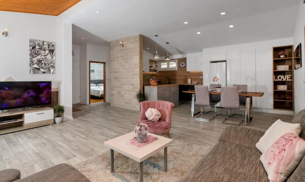 באסקה וודה Apartments Rose מראה חיצוני תמונה